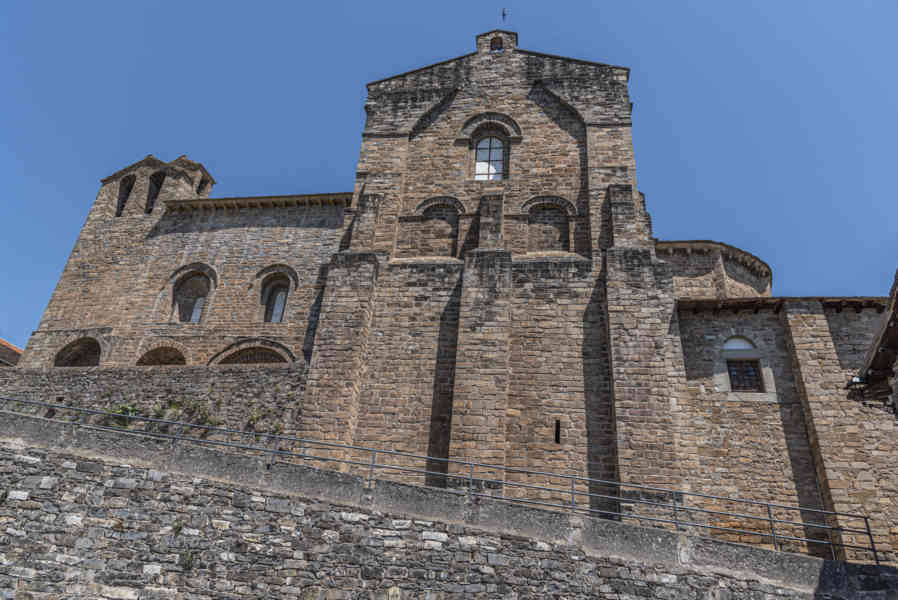 Huesca - Siresa 14 - monasterio de San Pedro de Siresa.jpg